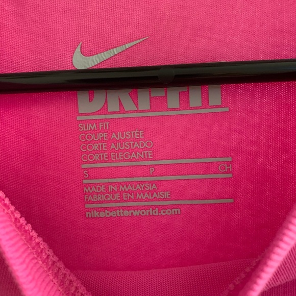 Nike tee - Picture 2 of 2